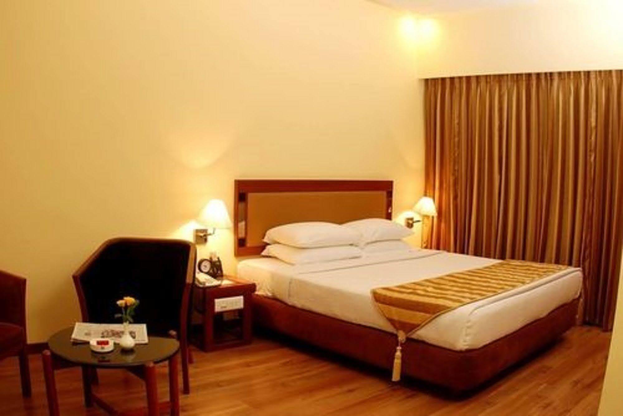 The Residency Karur Hotell Eksteriør bilde
