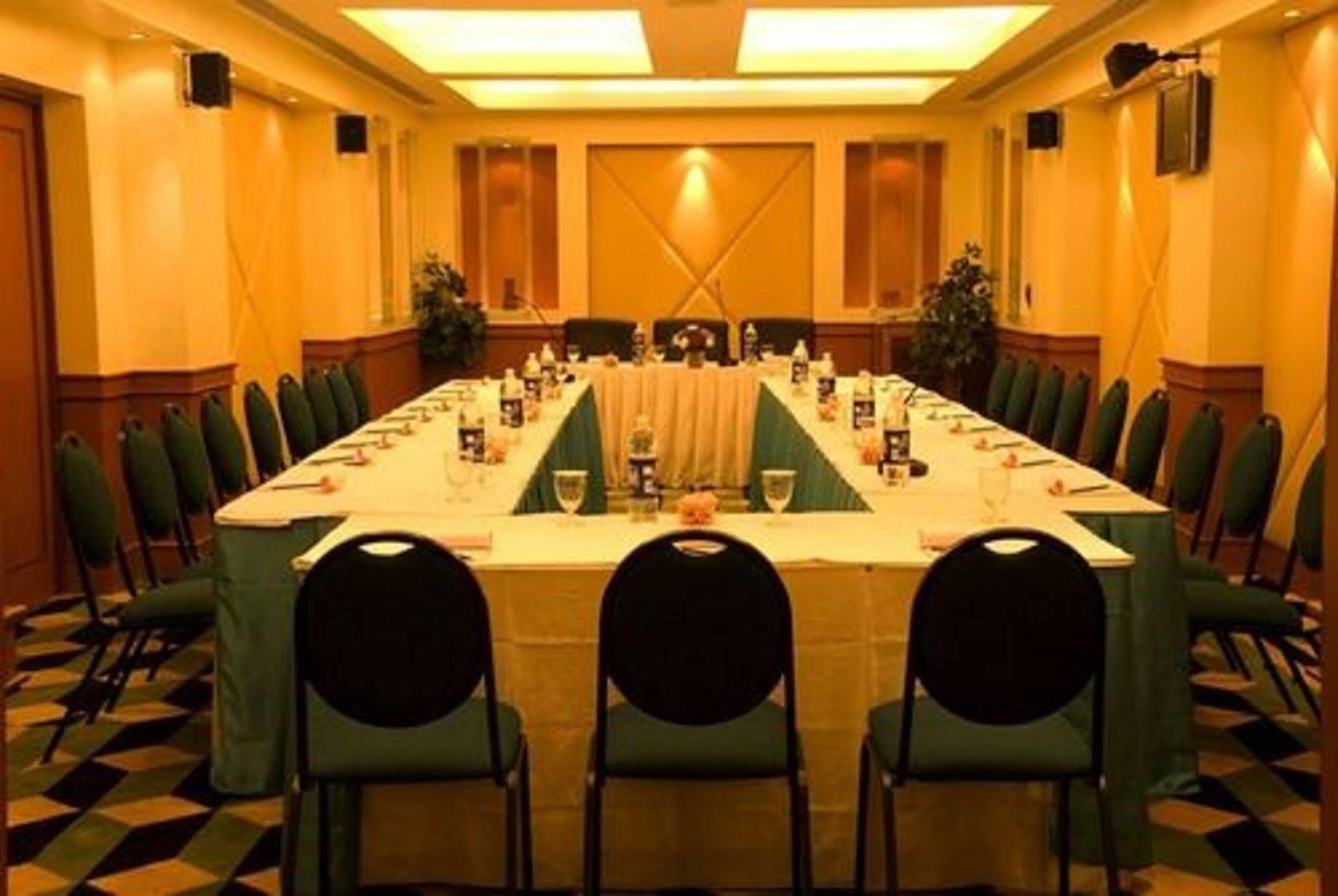 The Residency Karur Hotell Eksteriør bilde