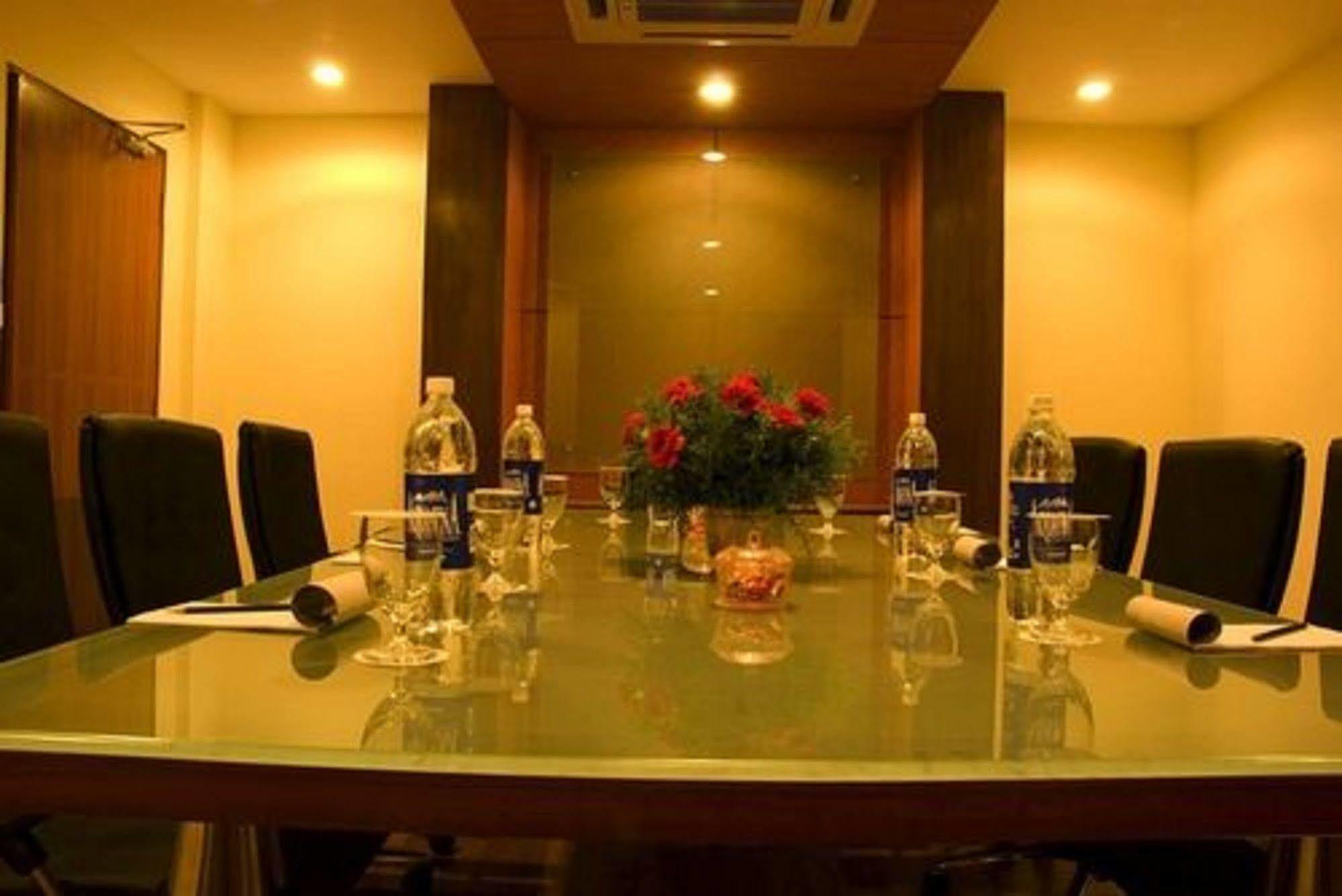 The Residency Karur Hotell Eksteriør bilde